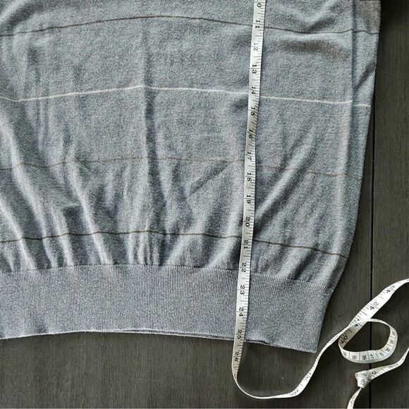 Banana Republic Luxury Blend Silk Cashmere V-Neck Mens Sweater Gray Stripe Large - Picture 5 of 8